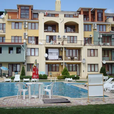 Sea Park Homes Neshkov 3* Várna