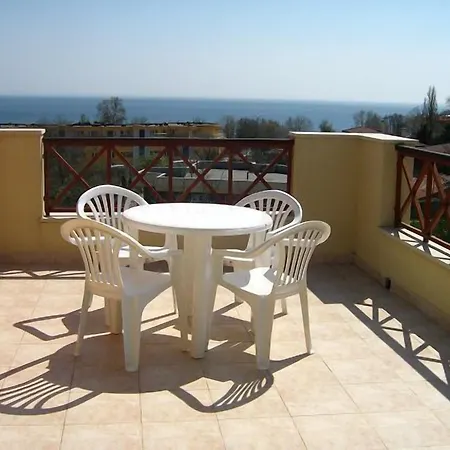 Sea Park Homes Neshkov Apartmanhotel Várna