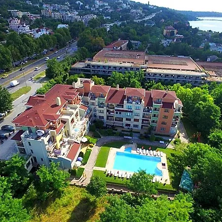Sea Park Homes Neshkov Aparthotel 3*